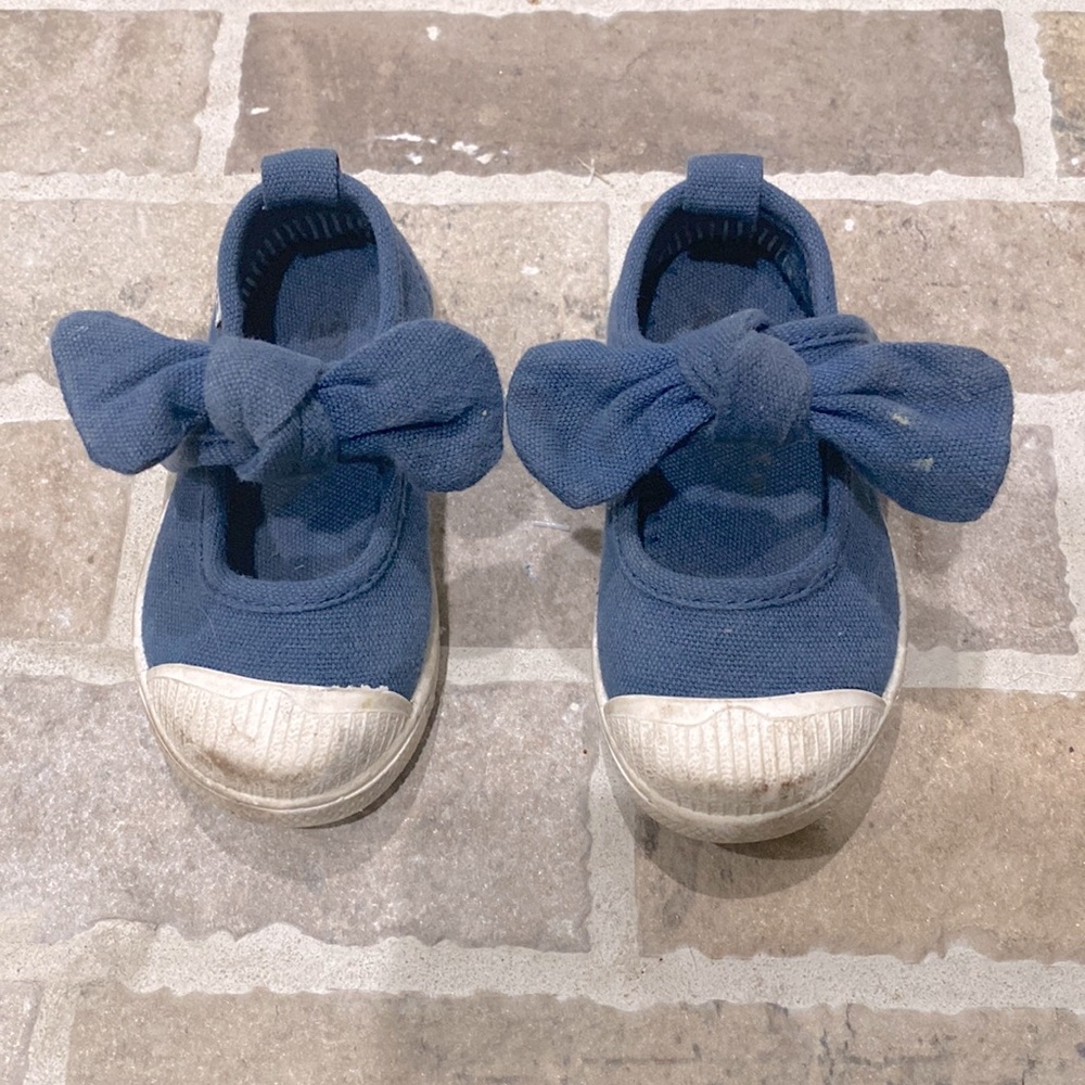 Navy Chus Sneakers